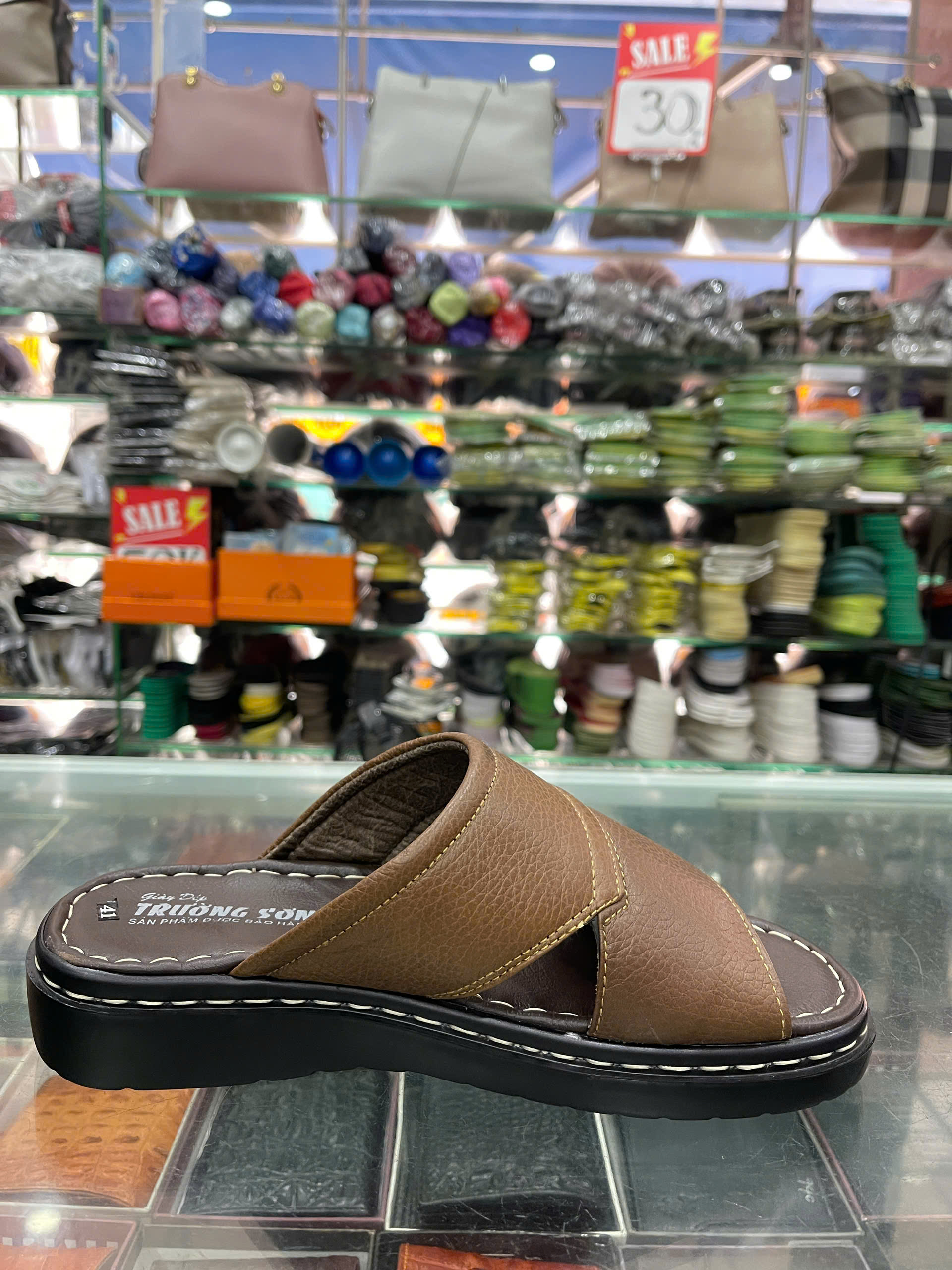 Dép quai ngang nam da bò - Mã 2357 - màu vàng - Ảnh 5