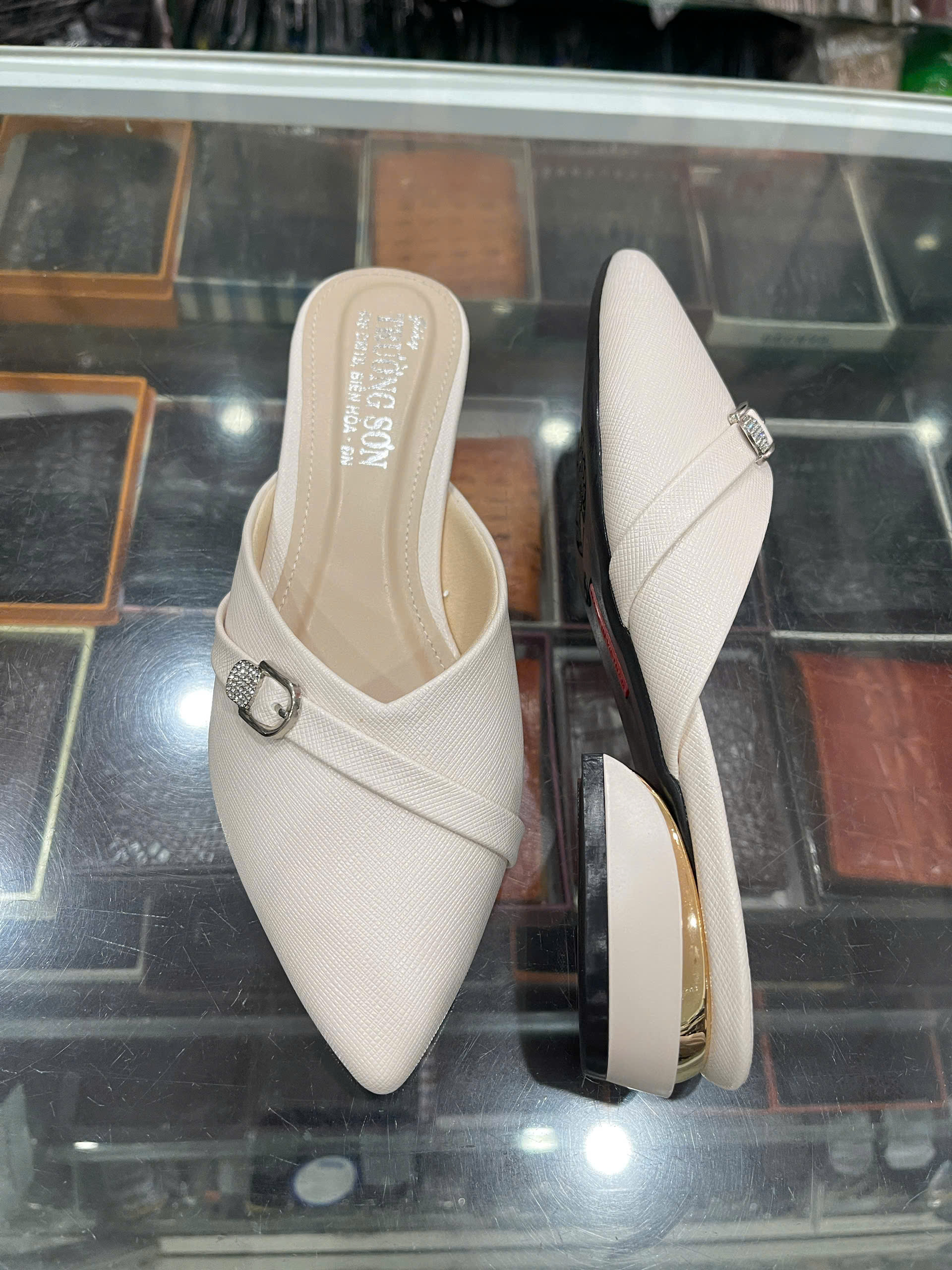 Giày sục nữ da bò - Mã 564 - màu kem