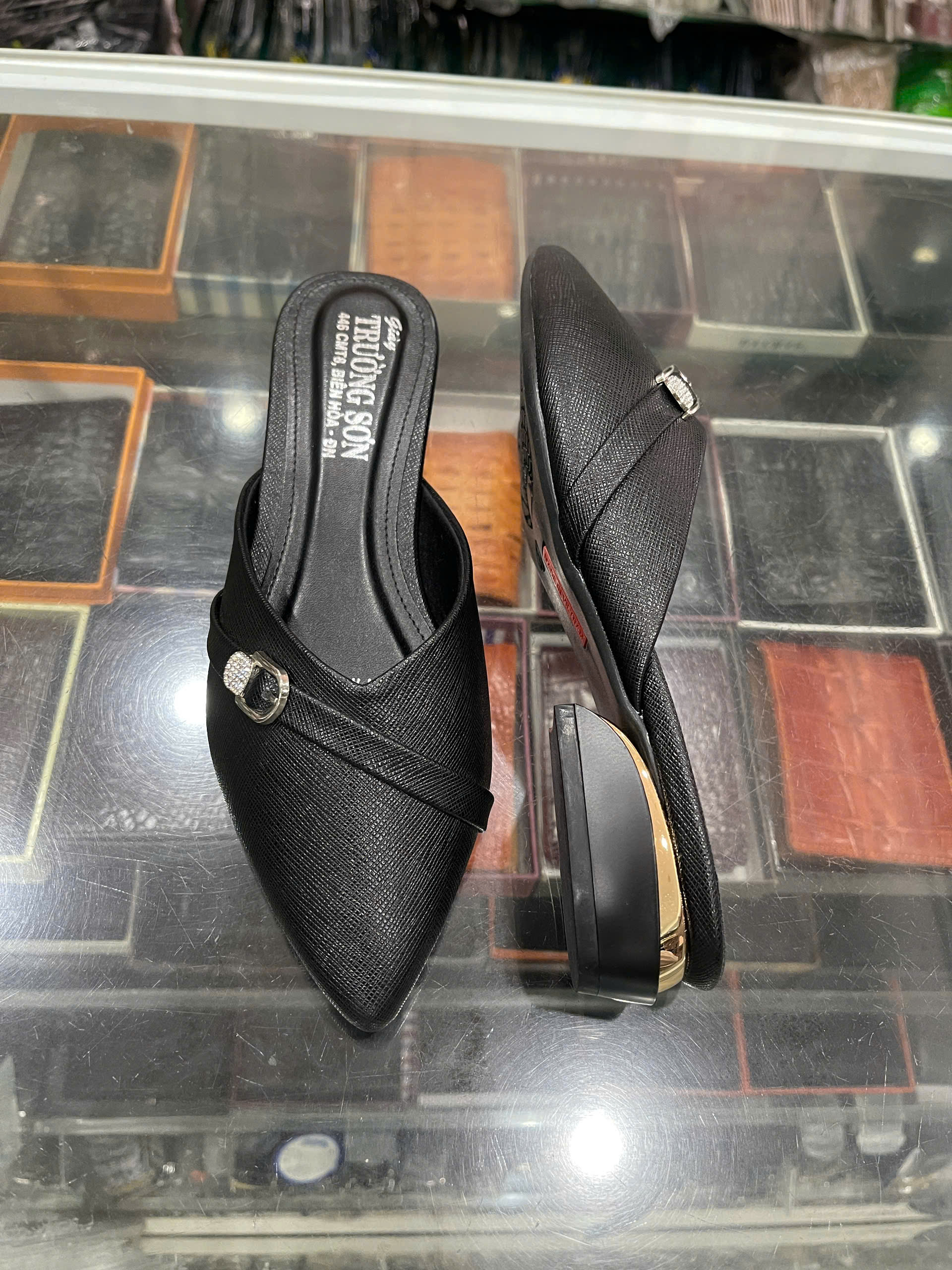Giày sục nữ da bò - Mã 564 - màu đen