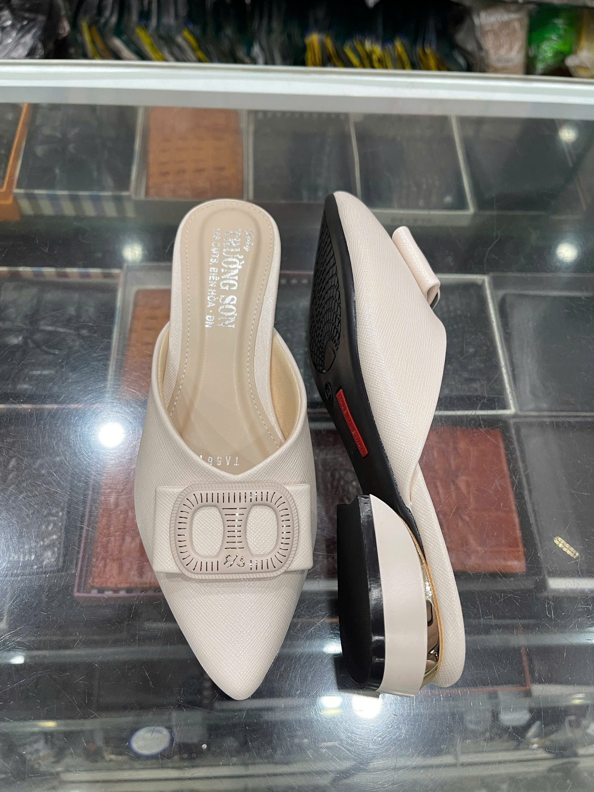 Giày sục nữ da bò - Mã 561 - màu kem