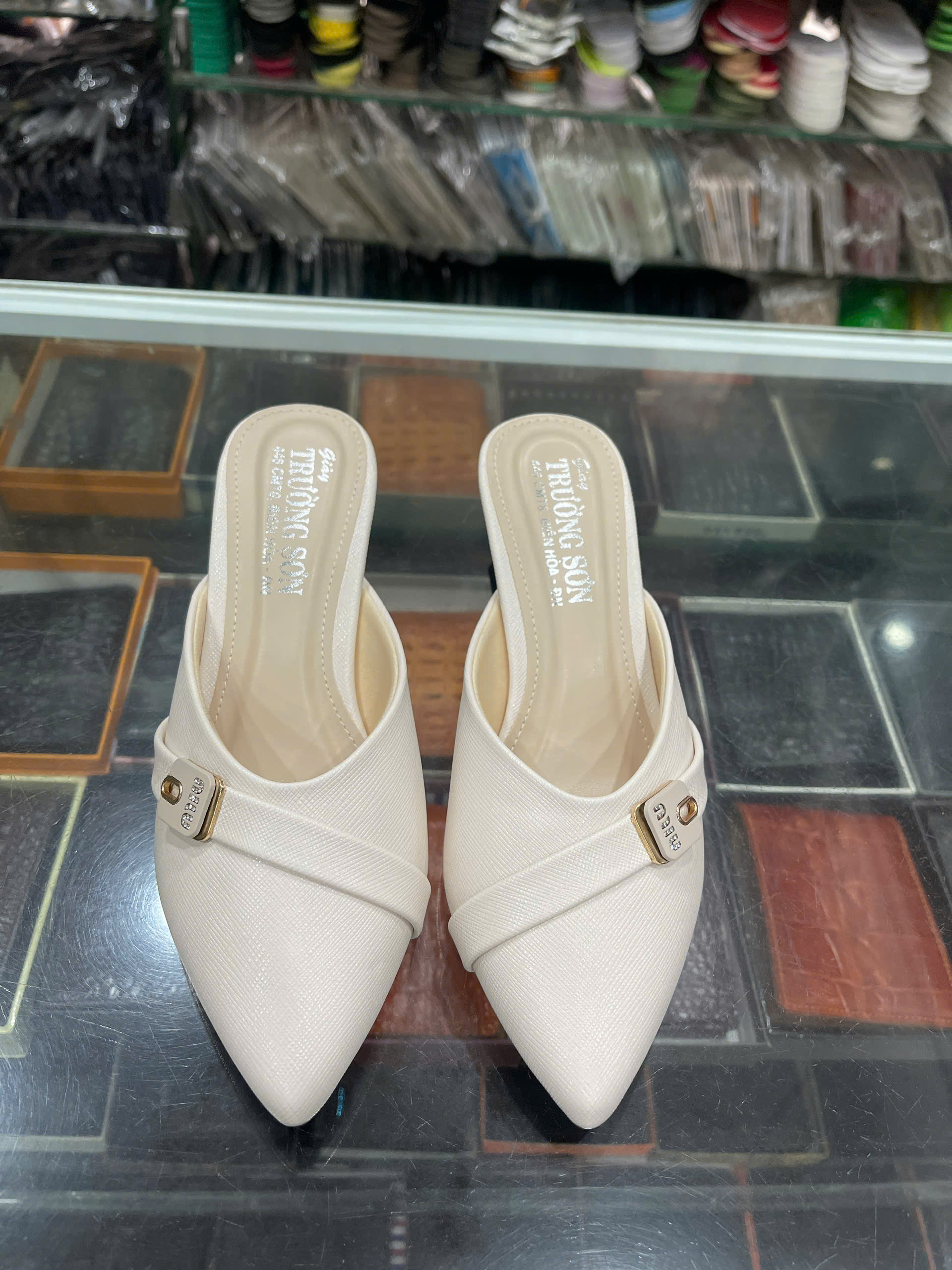 Giày sục nữ da bò - Mã 496 - màu kem - Ảnh 2